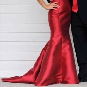 Elegant Satin Mermaid Evening Gown